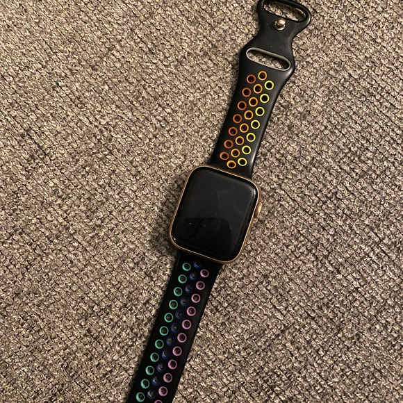 Apple Watch SE aluminum 40mm case